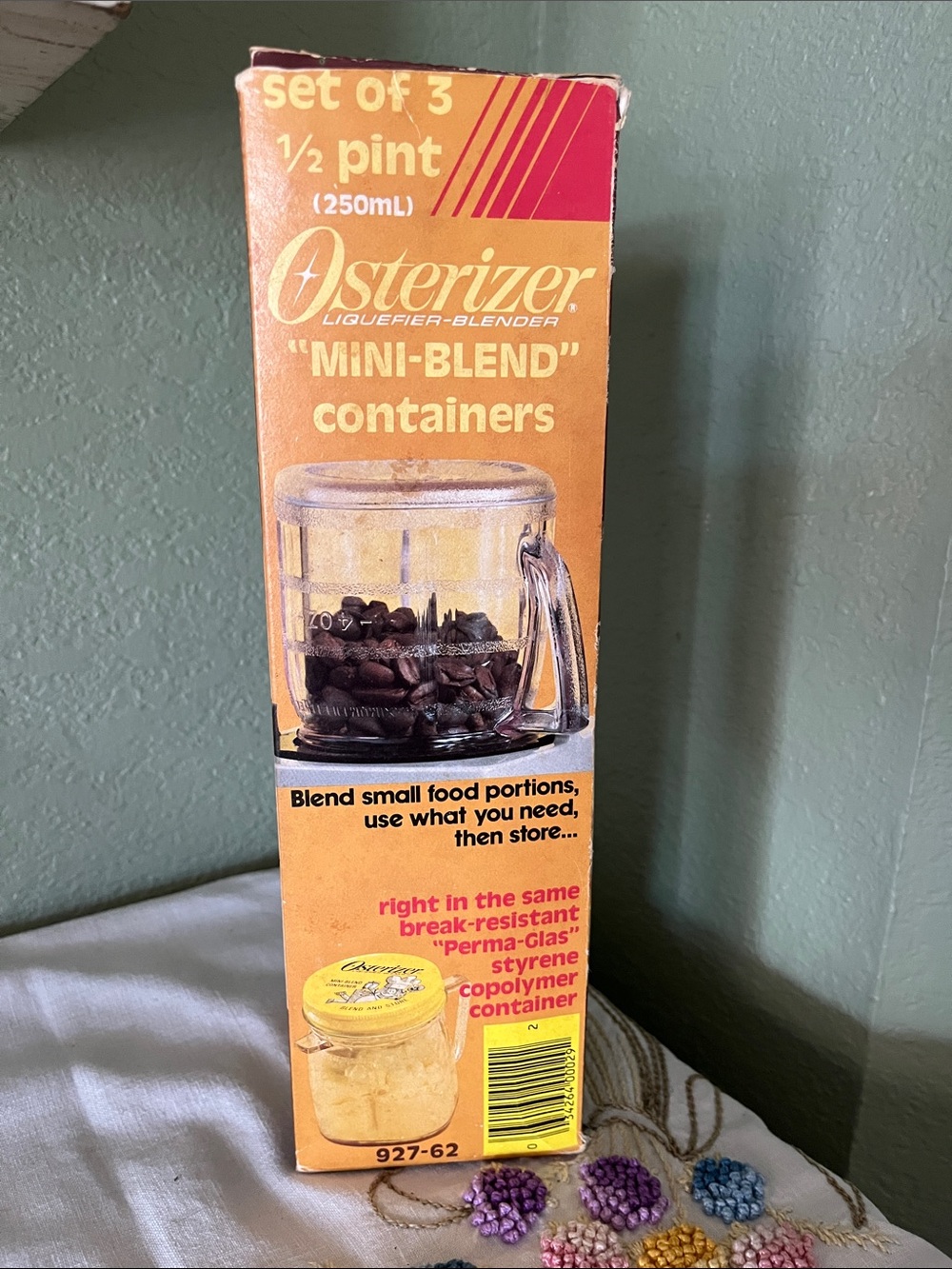 Oster Mini-Blend Container Set - Amber/Yellow Box Art